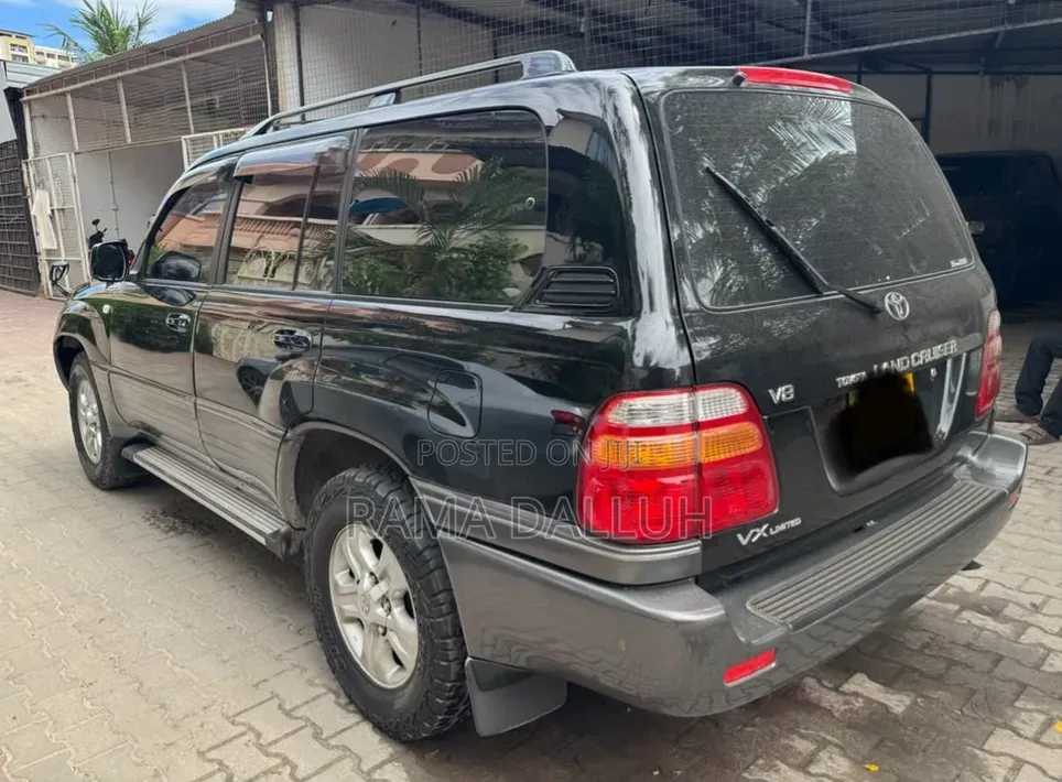 Toyota Land Cruiser 1998 Black