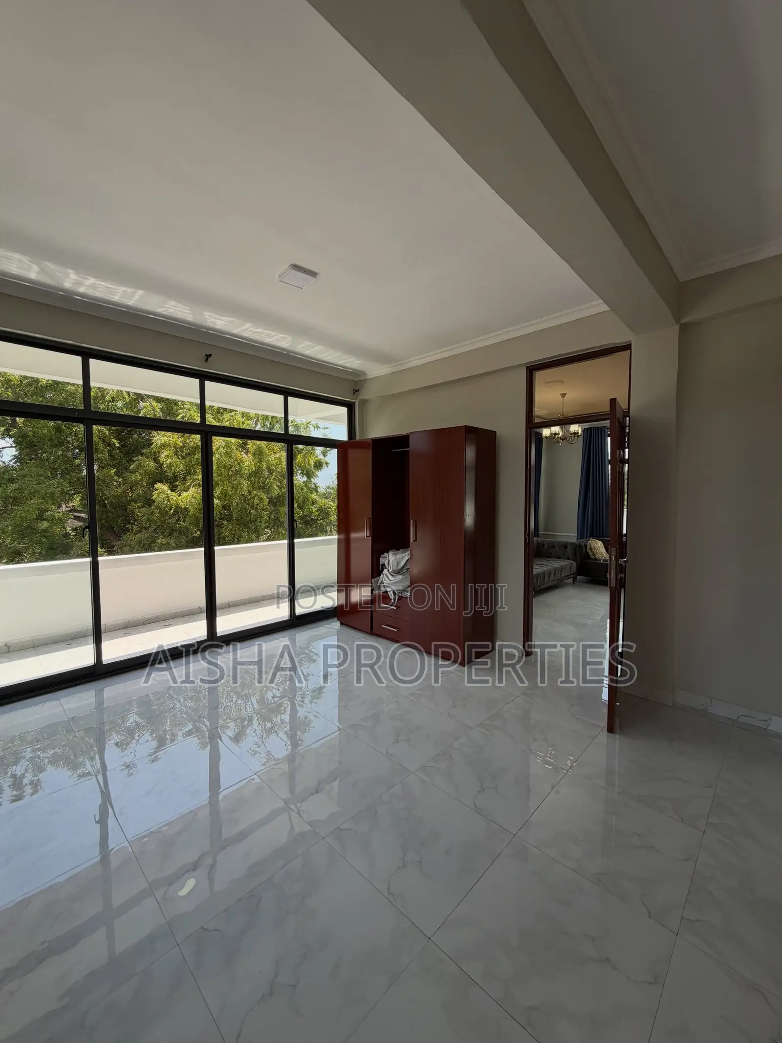 Furnished 2bdrm Apartment in Oyster Bay for rent