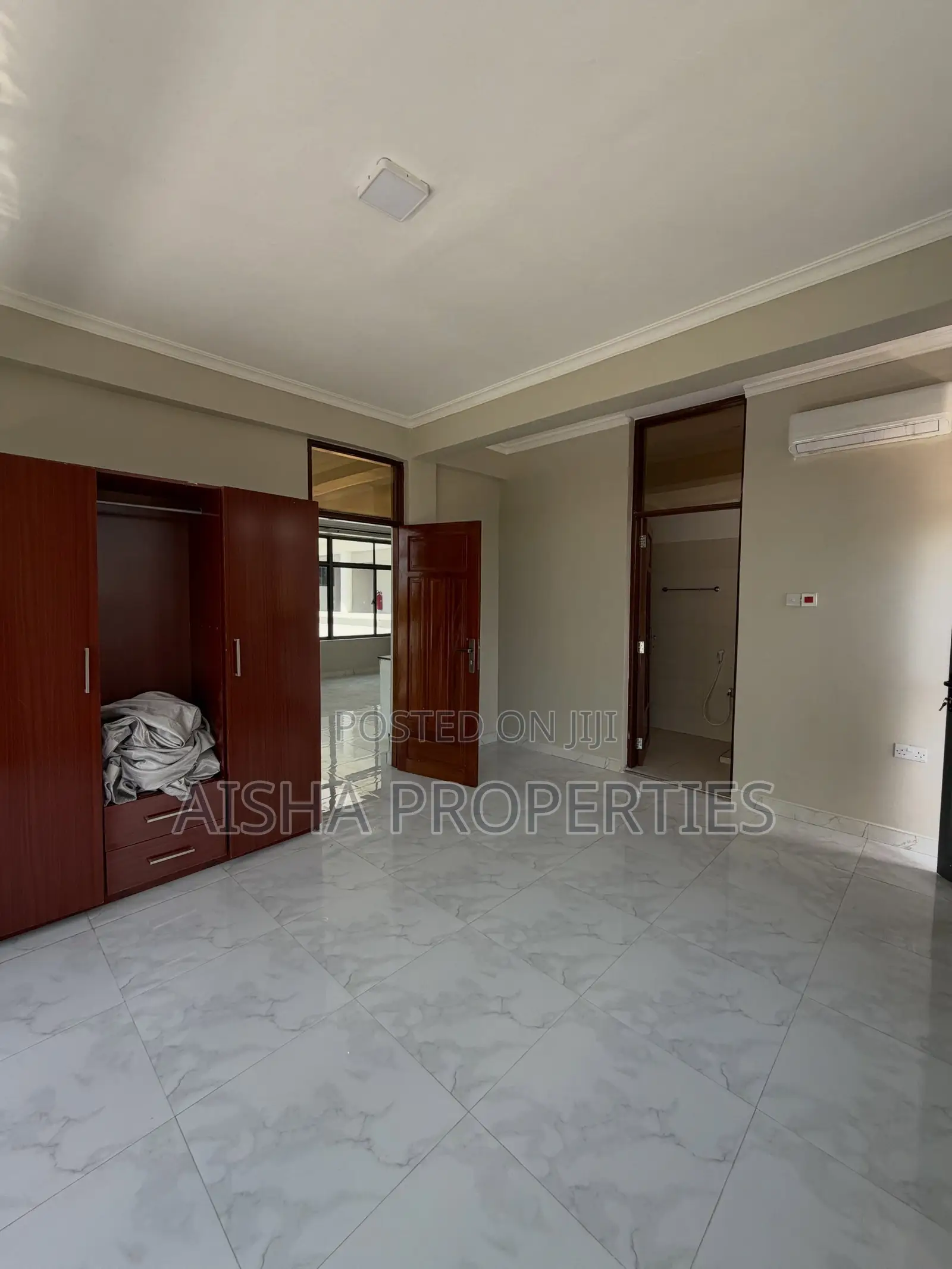 Furnished 2bdrm Apartment in Oyster Bay for rent