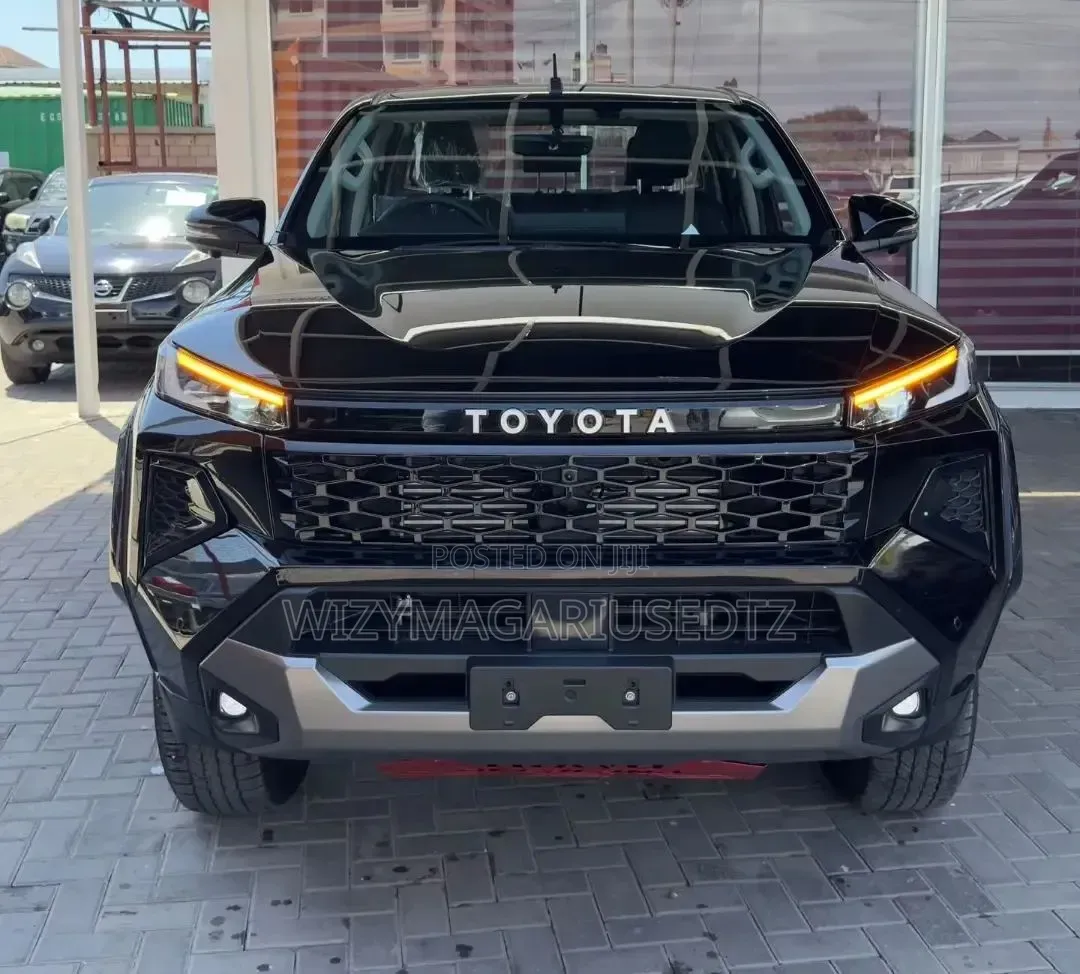 New Toyota Hilux 2026 Teal