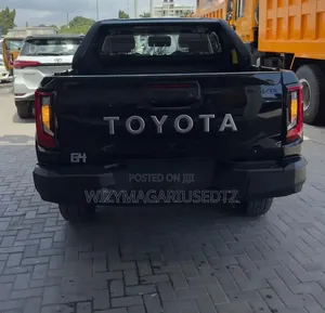 New Toyota Hilux 2026 Teal