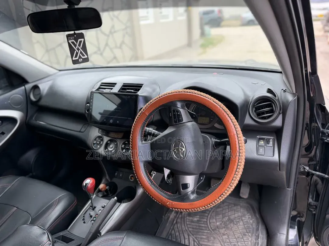 Toyota Vanguard 2010 Black