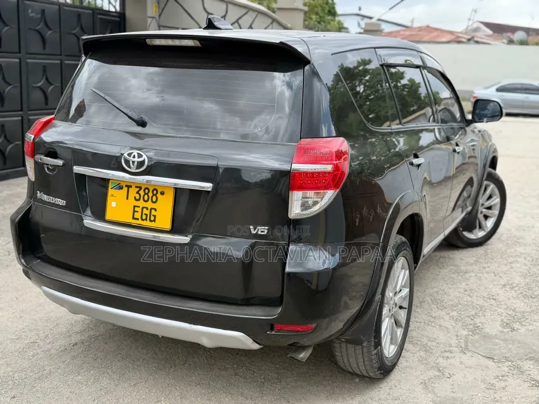 Toyota Vanguard 2010 Black