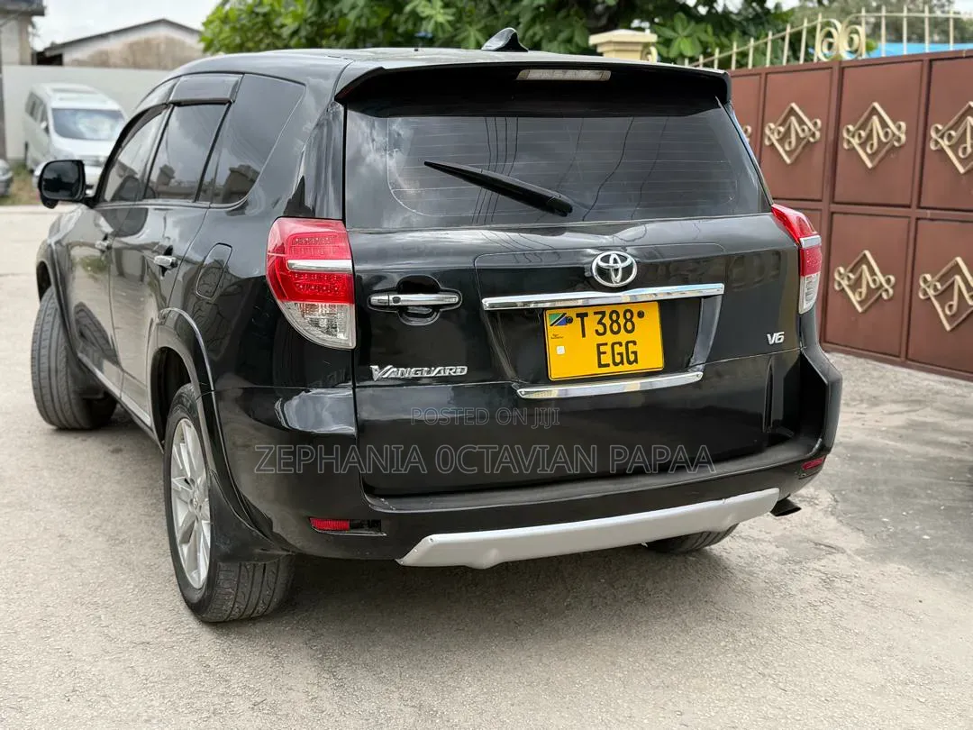 Toyota Vanguard 2010 Black