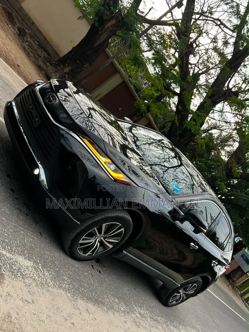 Toyota Harrier 2022 Black