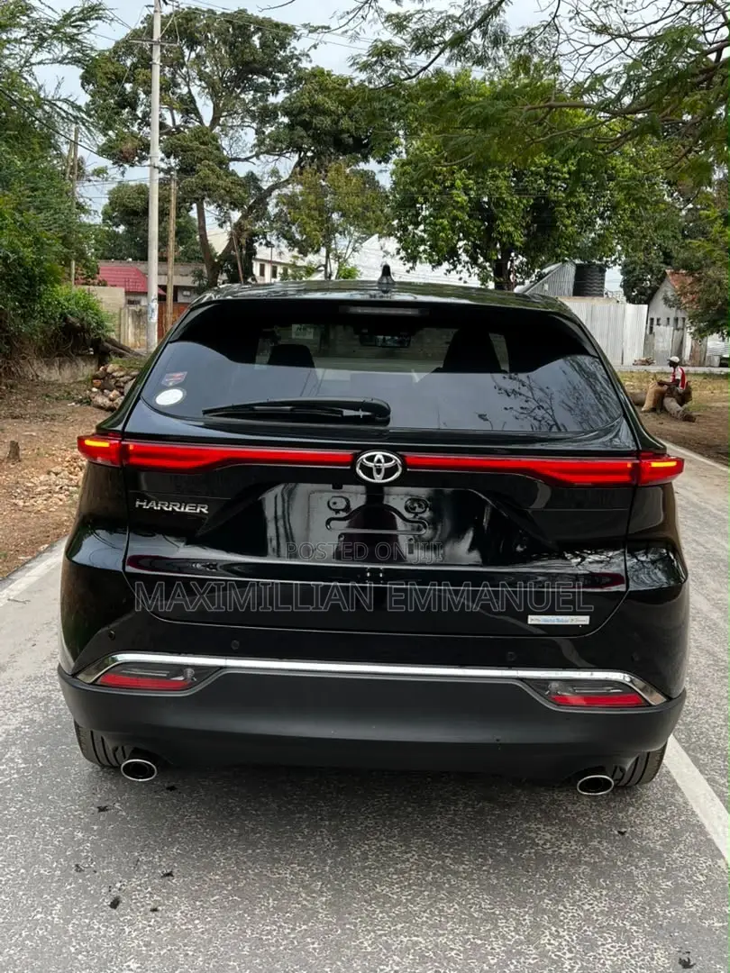 Toyota Harrier 2022 Black