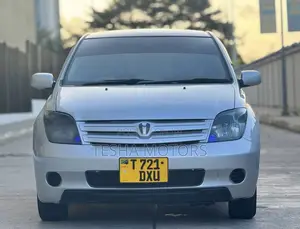 Toyota IST 2003 Silver