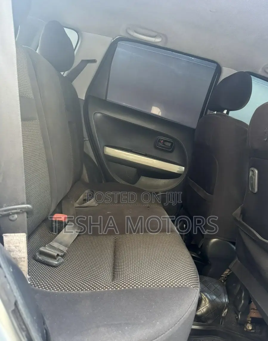 Toyota IST 2003 Silver