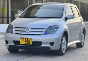 Toyota IST 2003 Silver
