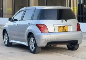 Toyota IST 2003 Silver