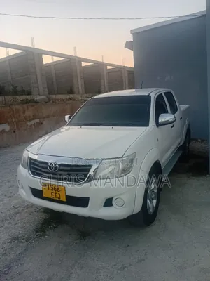 Toyota Hilux 2012 White