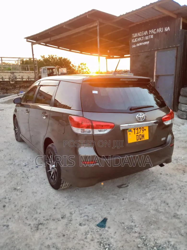 Toyota Wish 2016 Brown
