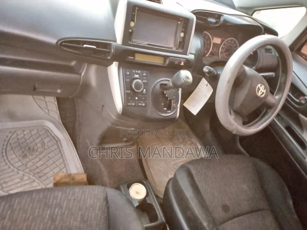 Toyota Wish 2016 Brown