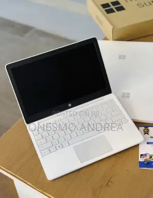 Laptop Microsoft Surface Laptop SE 8GB Intel SSD 128GB