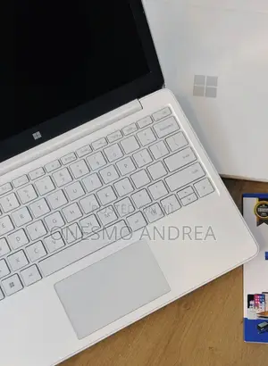 Laptop Microsoft Surface Laptop SE 8GB Intel SSD 128GB
