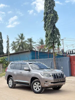 Toyota Land Cruiser Prado 2022 Gold