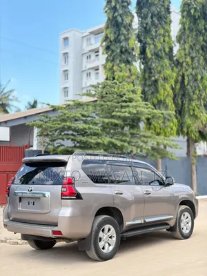 Toyota Land Cruiser Prado 2022 Gold