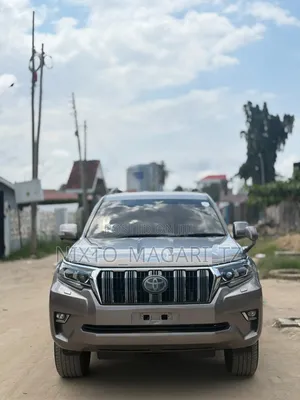 Toyota Land Cruiser Prado 2022 Gold