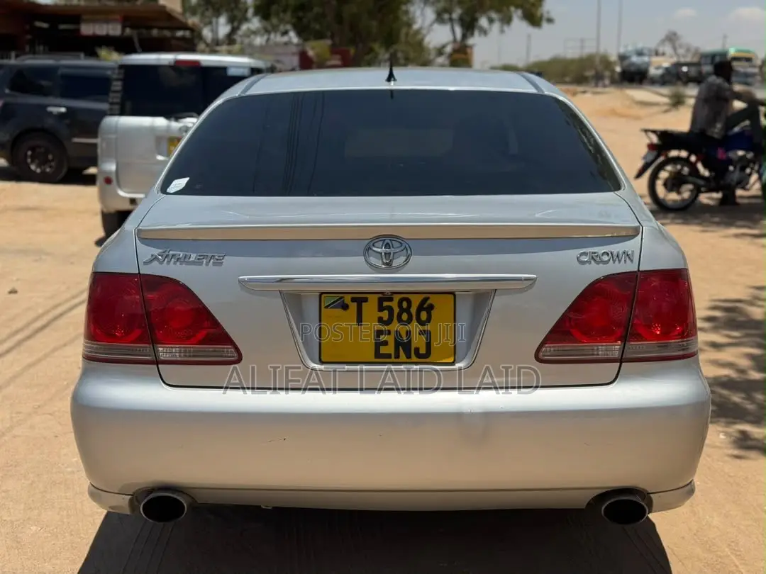 Toyota Crown 2006 Silver