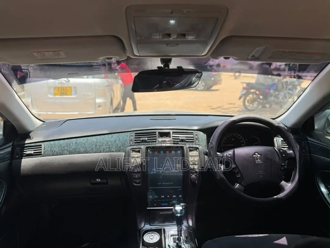 Toyota Crown 2006 Silver