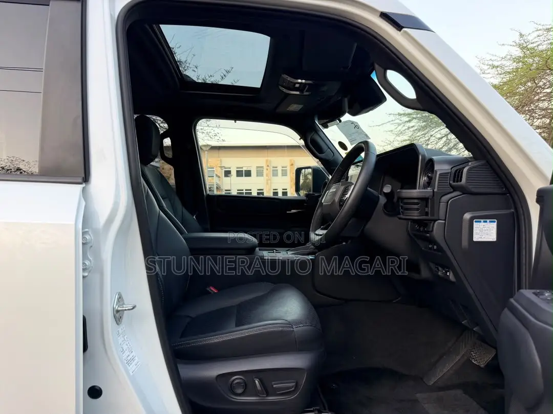 Toyota Land Cruiser Prado 2024 White