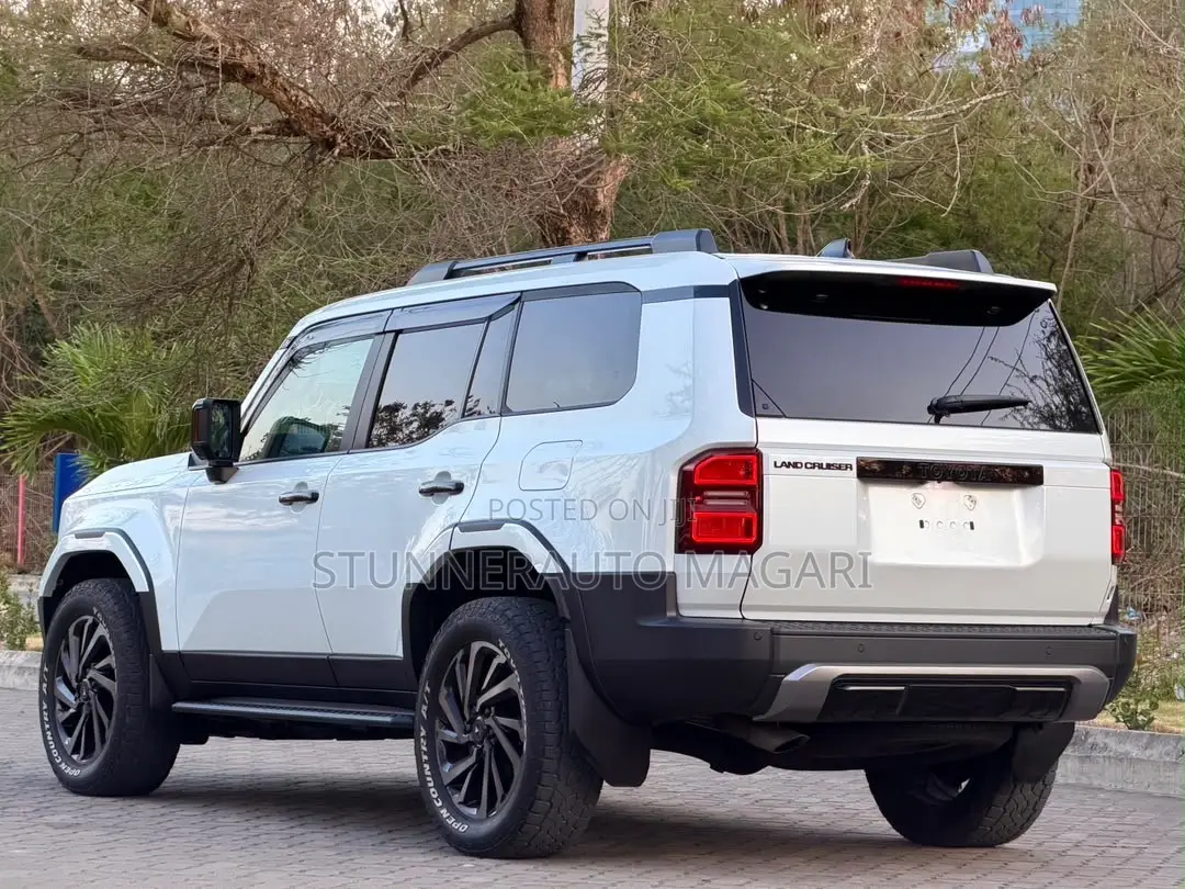 Toyota Land Cruiser Prado 2024 White
