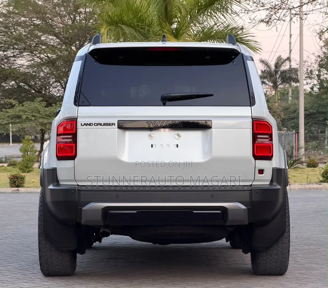 Toyota Land Cruiser Prado 2024 White