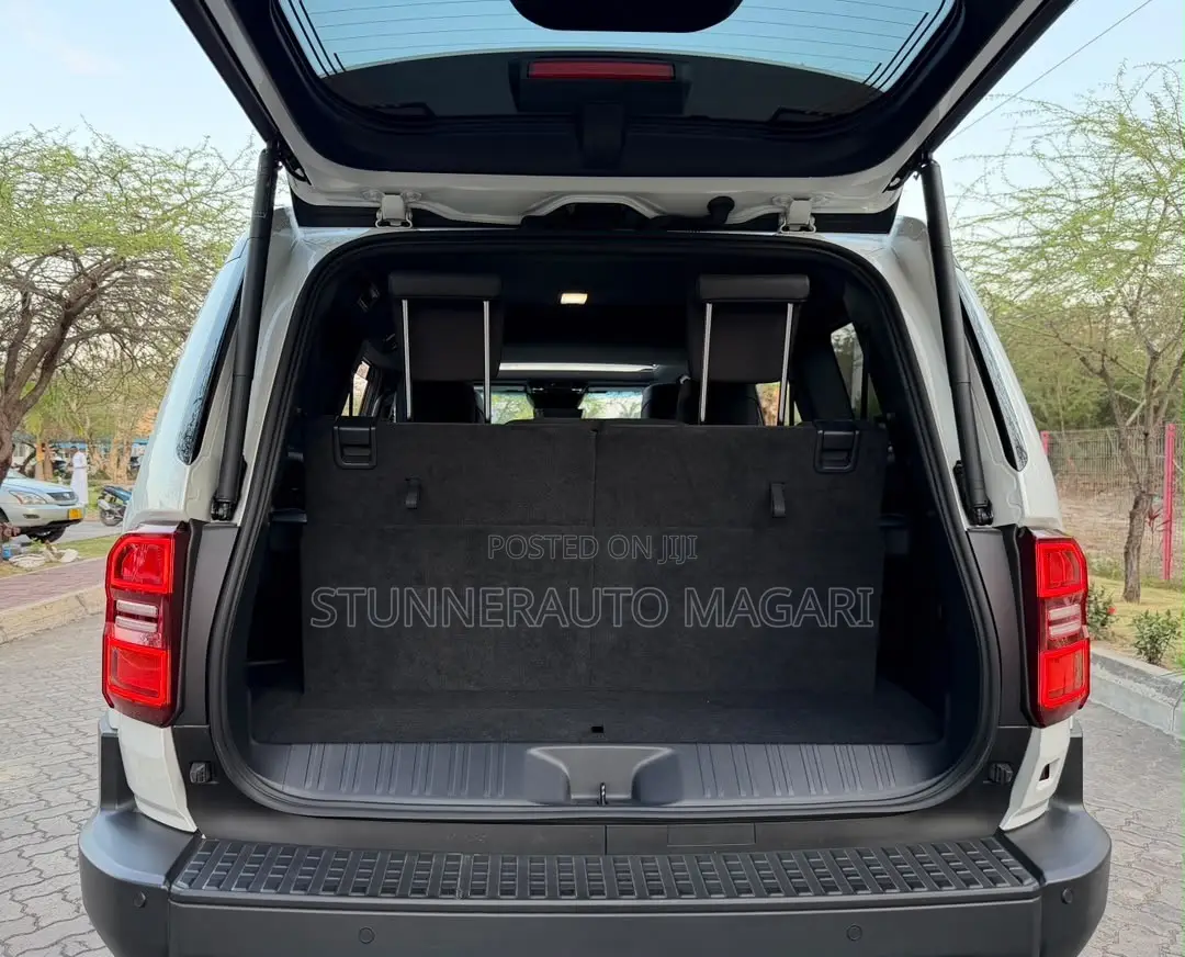 Toyota Land Cruiser Prado 2024 White