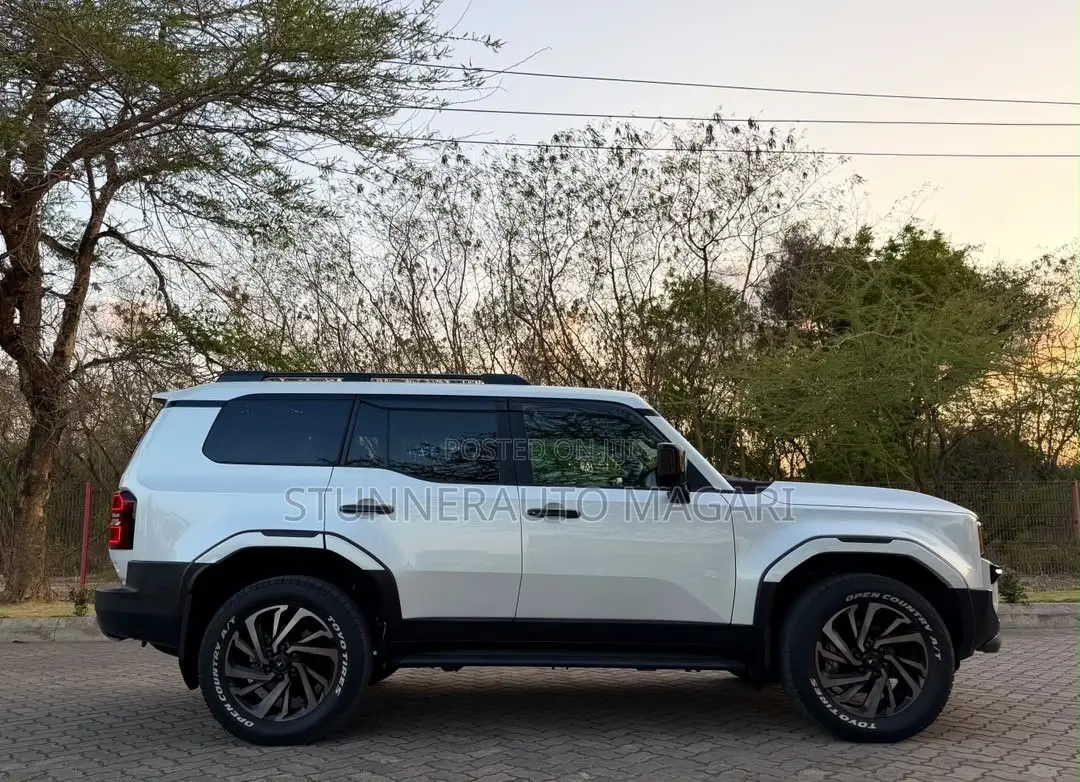 Toyota Land Cruiser Prado 2024 White