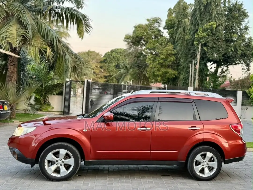 Subaru Forester 2010 Maroon