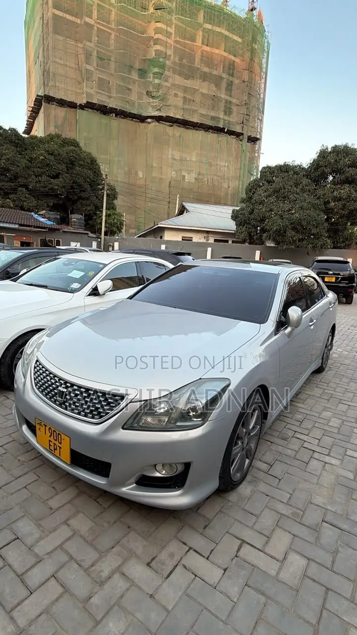 Toyota Crown 2009 Gray