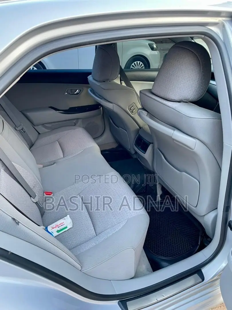 Toyota Crown 2009 Gray