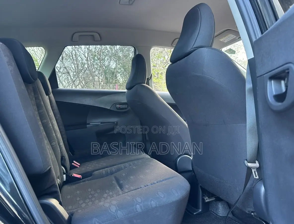 Toyota Ractis 1.5 FWD 2010 Black