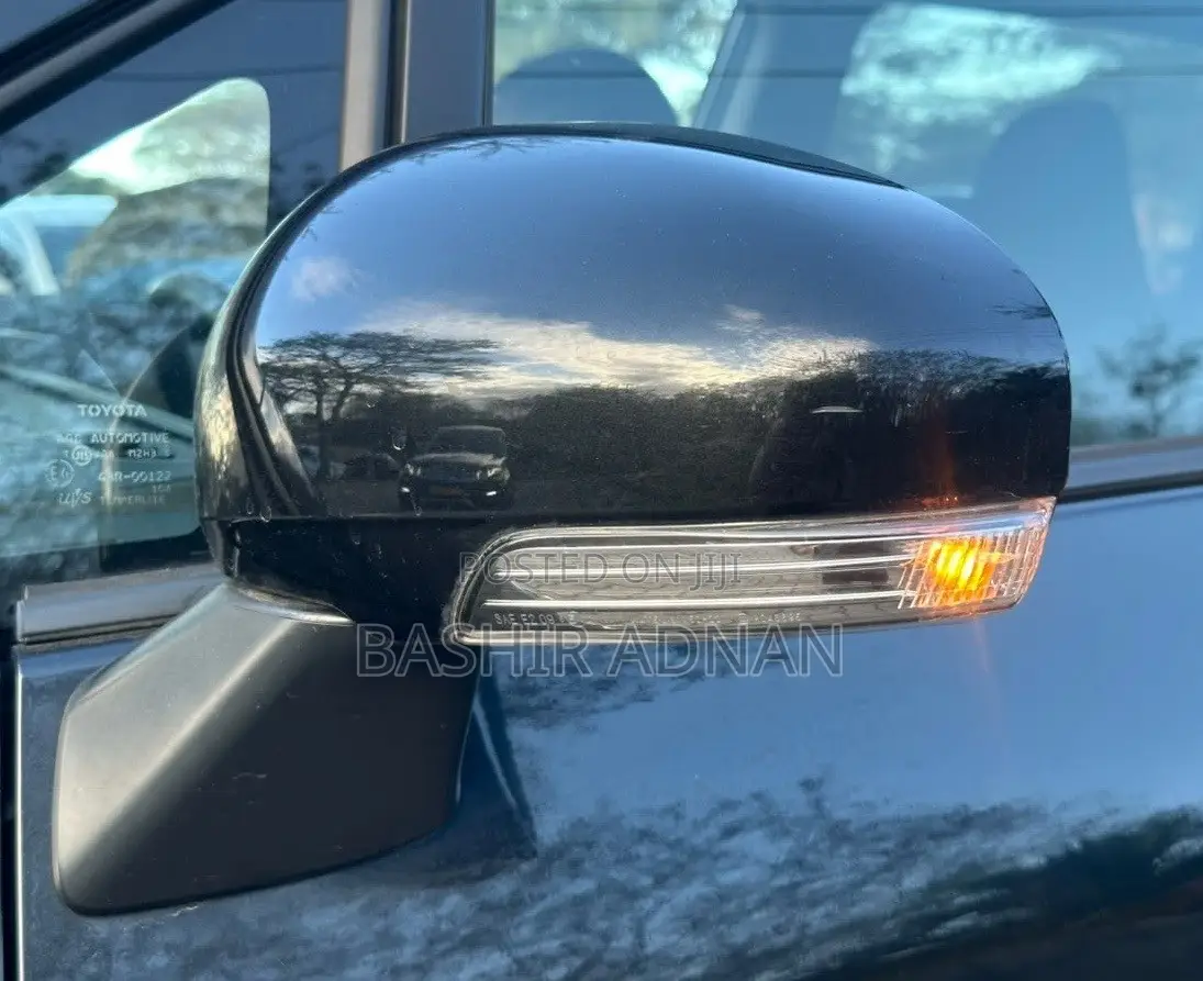 Toyota Ractis 1.5 FWD 2010 Black