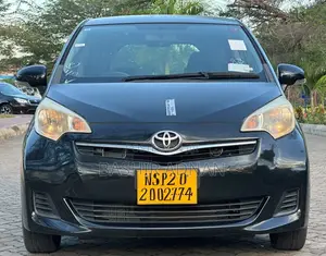 Toyota Ractis 1.5 FWD 2010 Black