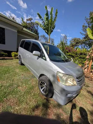 Toyota Noah 2005 Silver
