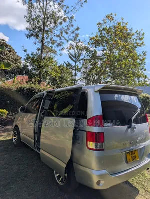 Toyota Noah 2005 Silver