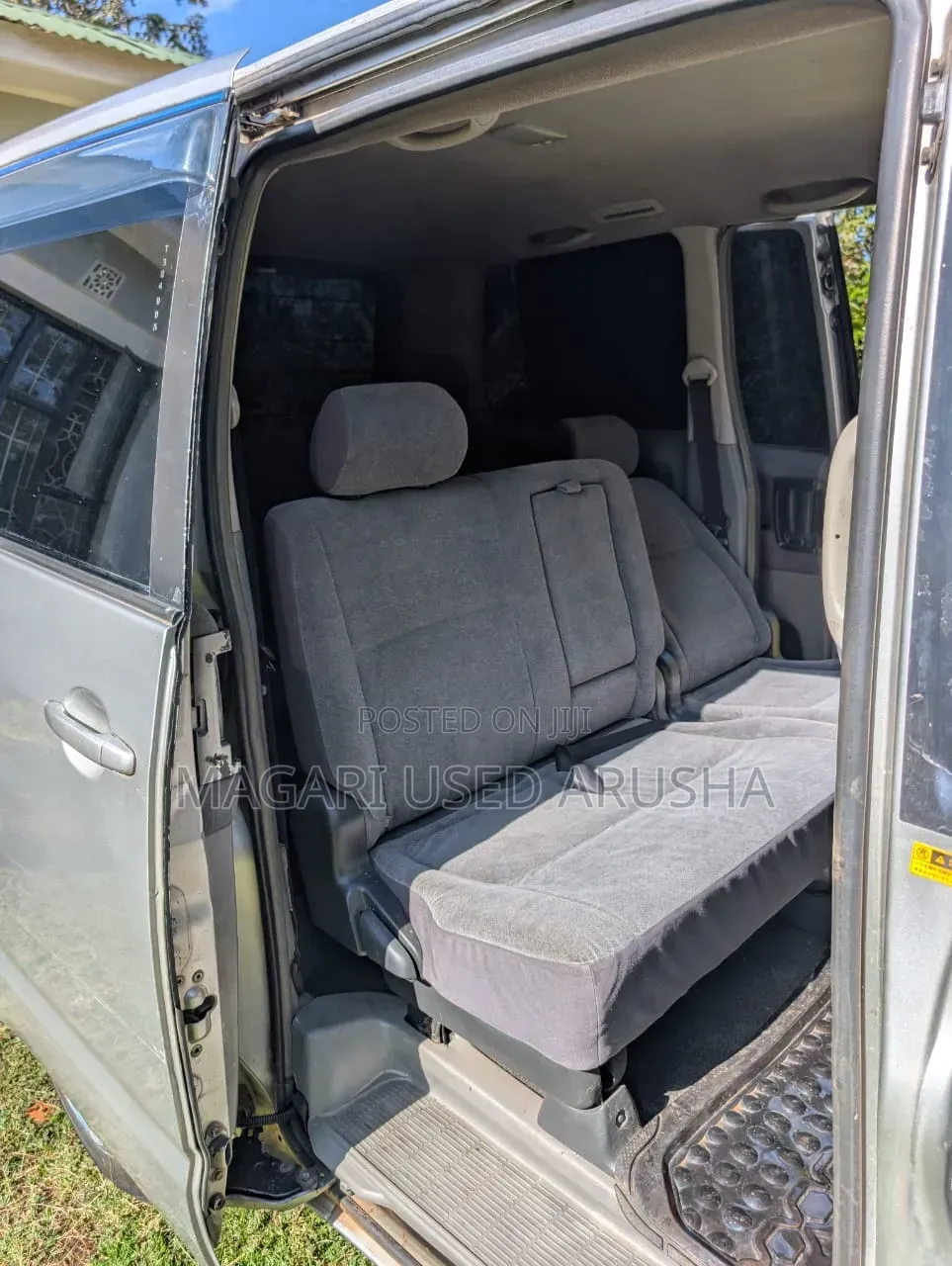 Toyota Noah 2005 Silver