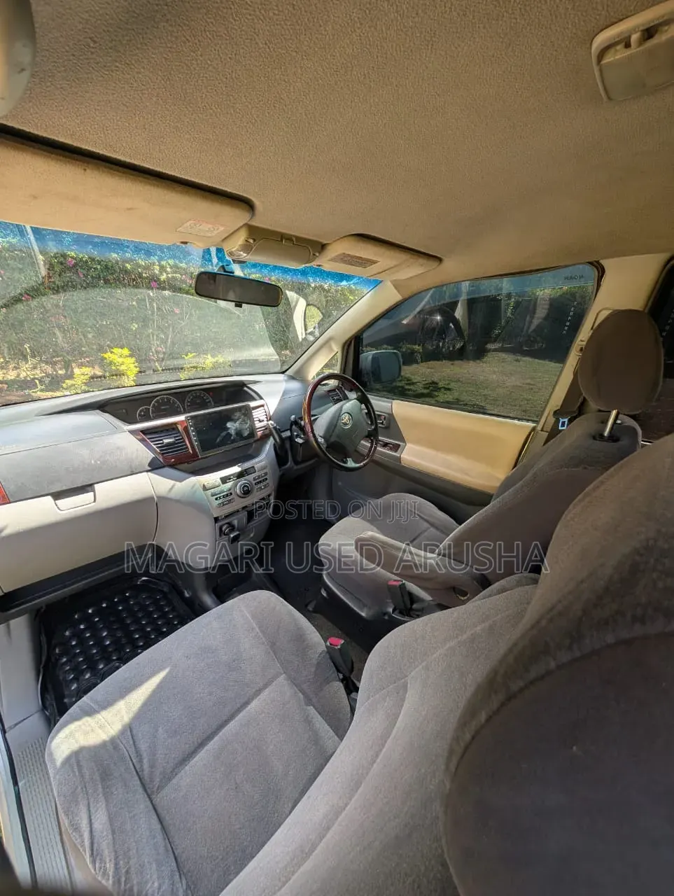 Toyota Noah 2005 Silver