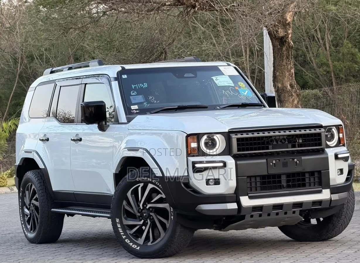 Toyota Land Cruiser Prado 2024 White