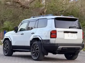 Toyota Land Cruiser Prado 2024 White