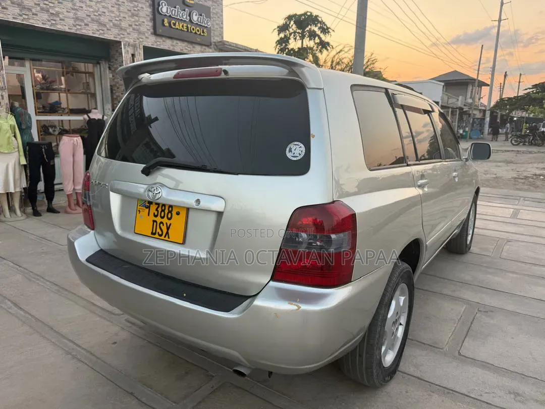 Toyota Kluger 2005 Silver