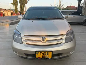 Toyota IST 2004 Silver