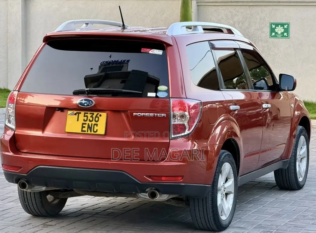 Subaru Forester 2010 Maroon