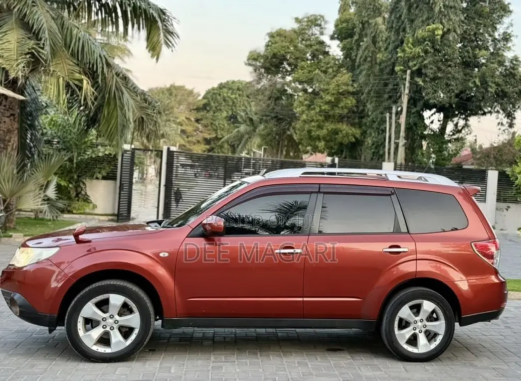 Subaru Forester 2010 Maroon