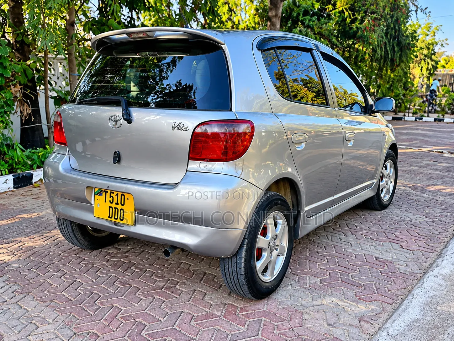 Toyota Vitz 1.3 AWD 3dr 2003 Beige