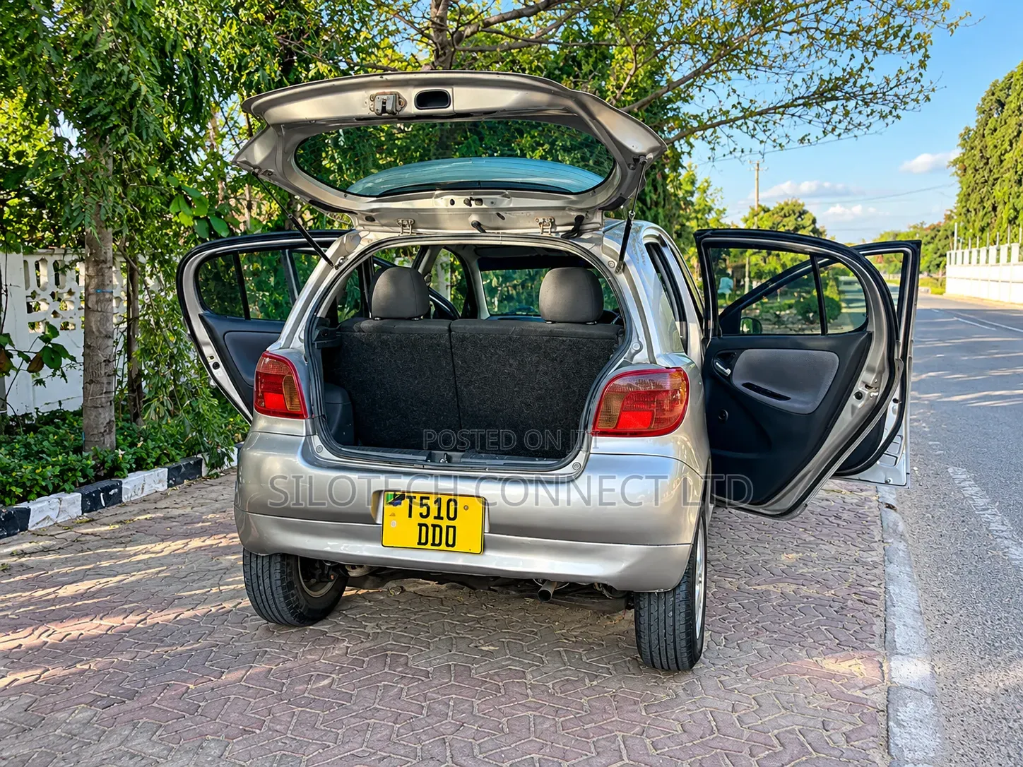 Toyota Vitz 1.3 AWD 3dr 2003 Beige