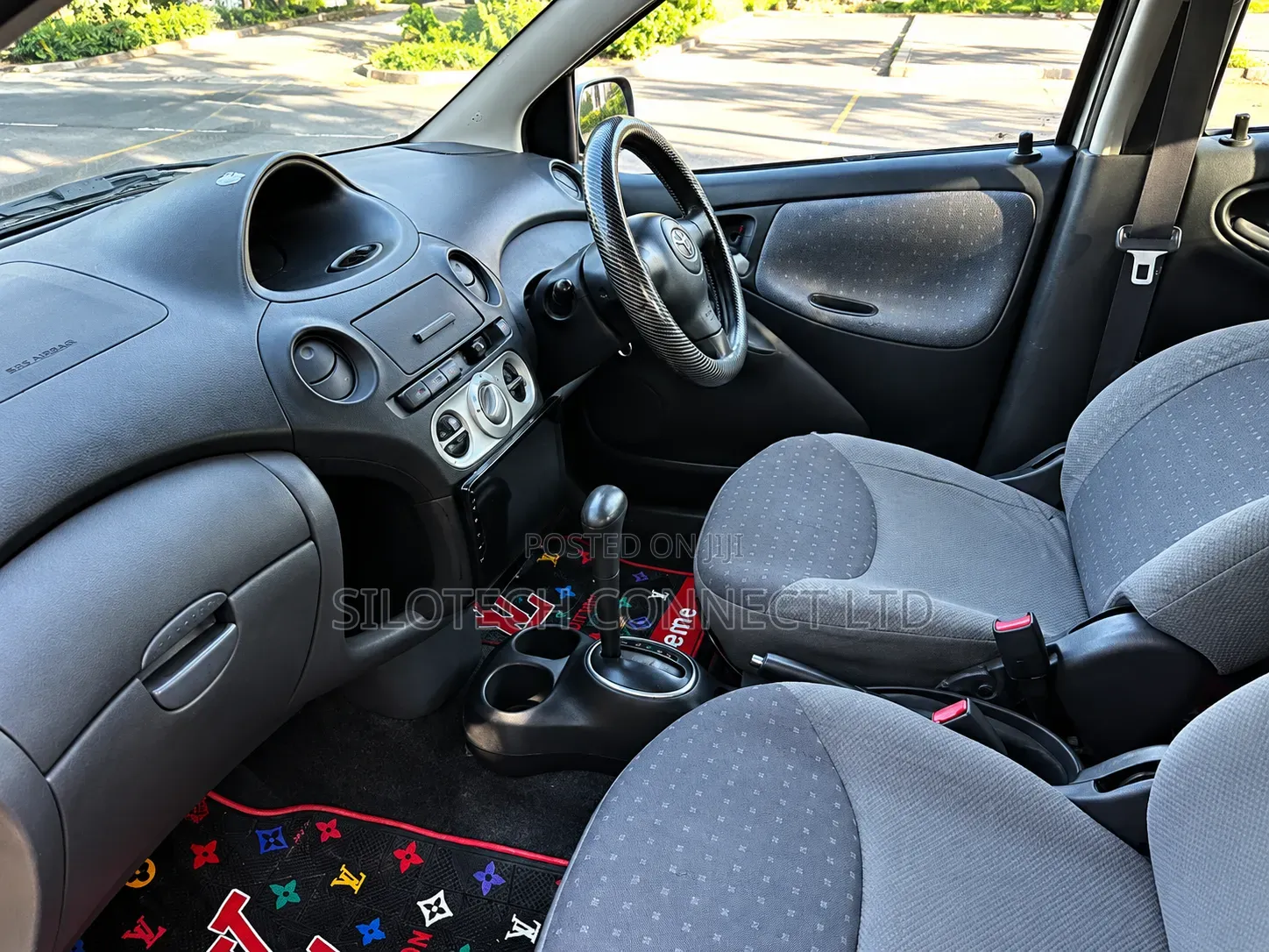 Toyota Vitz 1.3 AWD 3dr 2003 Beige