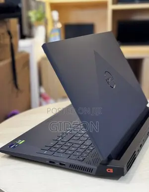 Laptop Dell G15 5520 16GB Intel Core i7 SSD 1T