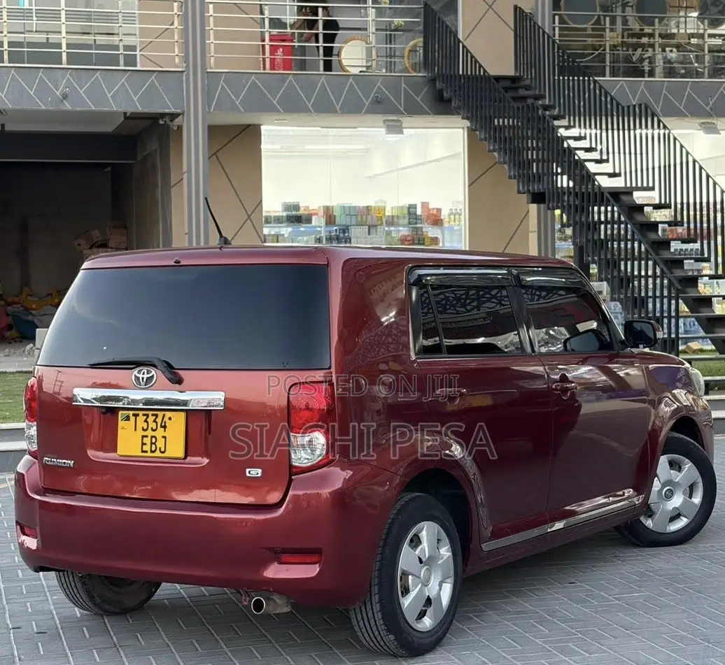 Toyota Corolla Rumion 2009 Maroon